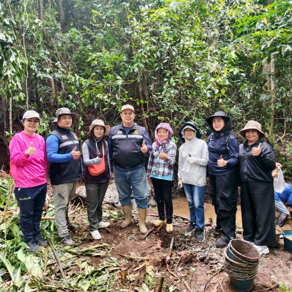 705237557_122211736040571109_9010334004003593409_n-1024x1024 ร่วมเป็นส่วนหนึ่งในการอนุรักษ์ทรัพยากรธรรมชาติสร้างฝายชะลอน้ำ