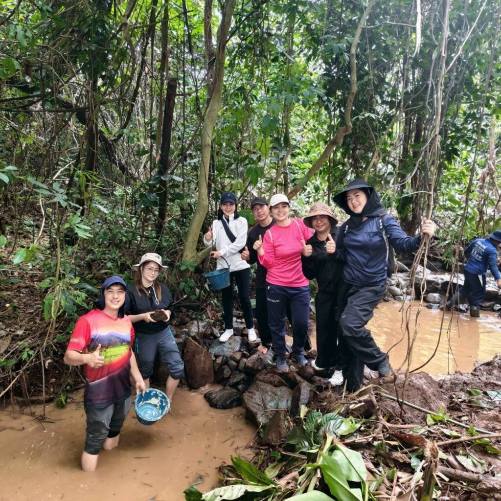 706813521_122211735782571109_315918223054733046_n-1024x1024 ร่วมเป็นส่วนหนึ่งในการอนุรักษ์ทรัพยากรธรรมชาติสร้างฝายชะลอน้ำ