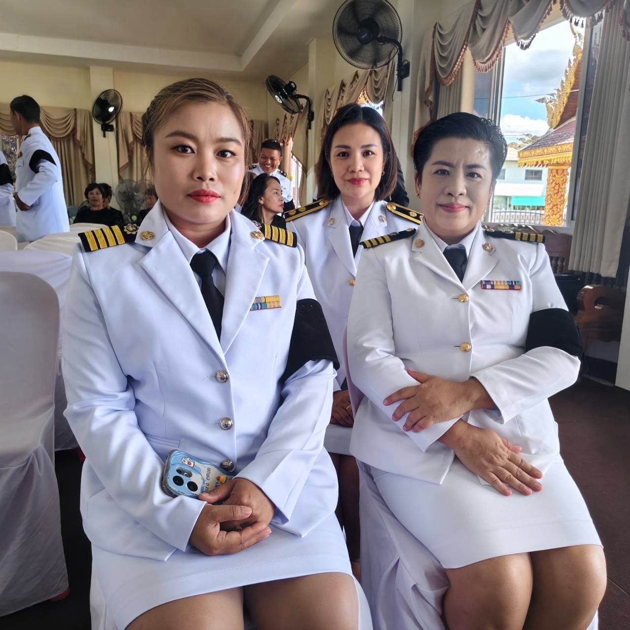 S__19734536_0 กิจกรรมประดิษฐ์ดอกไม้จันทน์ได้จัดทำเพื่อน้อมรำลึกในพระมหากรุณาธิคุณสมเด็จพระนางเจ้าสิริกิติ์ พระบรมราชินีนาถ พระบรมราชชนนีพันปีหลวง